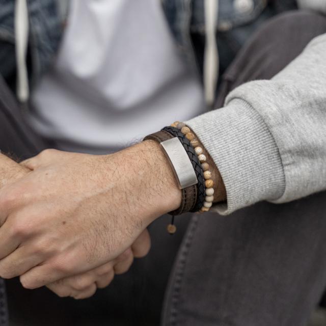 Er armbånd til mænd stadig moderne? - Viclara.dk