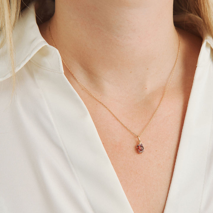 Mads Z Four Seasons Autumn Petite Granat Vedhæng i 14 kt. guld