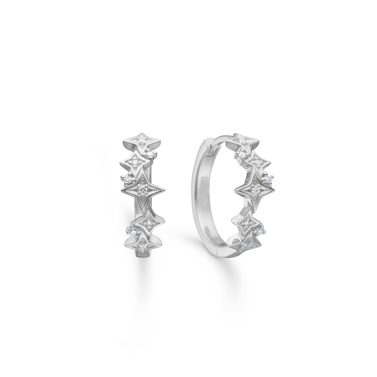 Sølv øreringe med stjerneform og små klare sten, forside og sidevisning