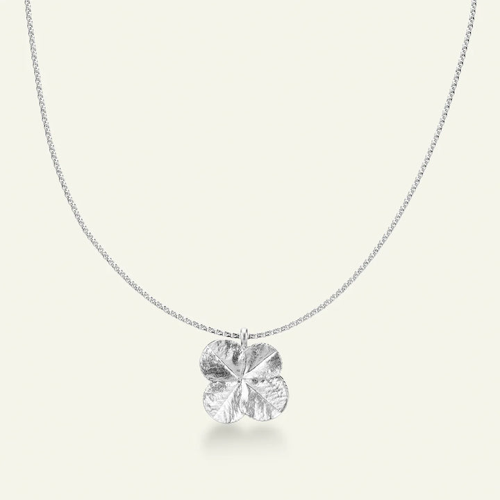 Flora Danica Firkløver Statement Halskæde med Stort Vedhæng i Sølv