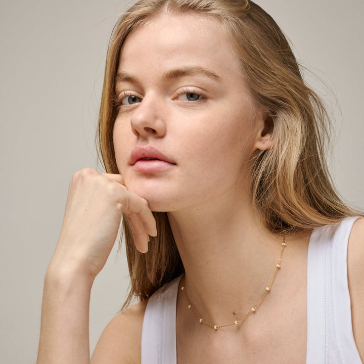 Enamel Lola Bold Halskæde - Daisy I Forgyldt Sølv