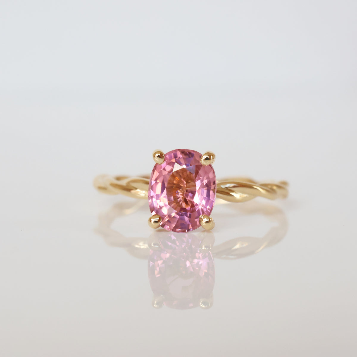 Anpé Atelier Yatura Rosa Ring 18kt Guld Custom made