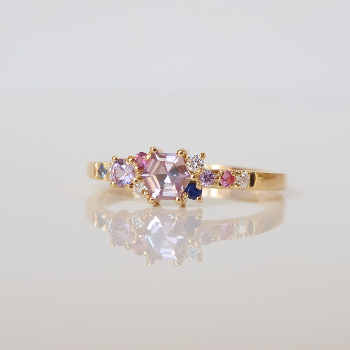 Anpé Atelier Varnaya Kuda Ring 18kt Guld Custom made