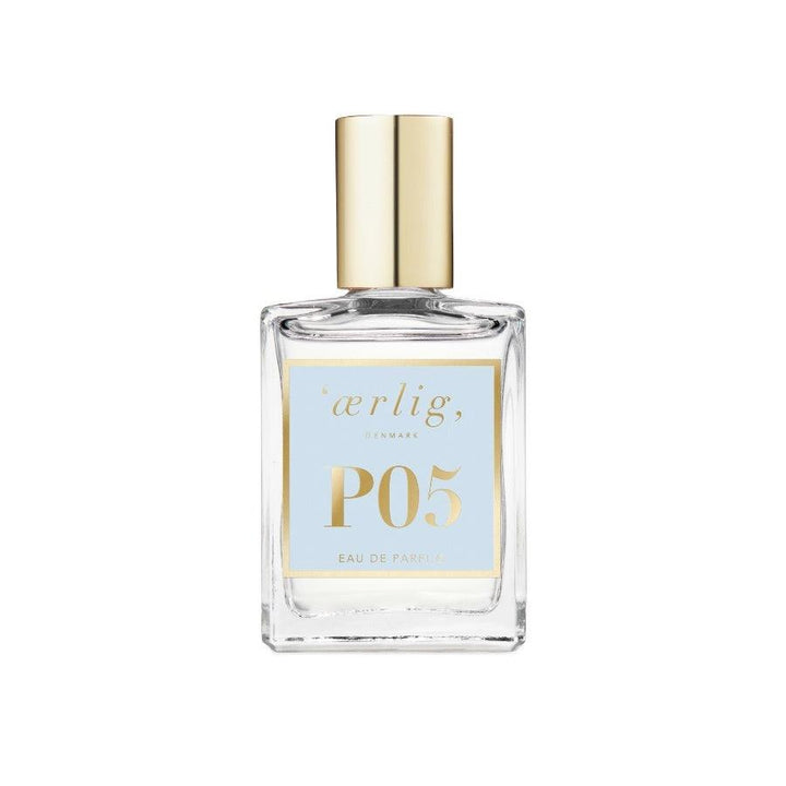 ærlig eau de parfum p05 15ml viser en elegant, firkantet parfume med gyldent låg og lyseblå etiket. Model P05-T-1