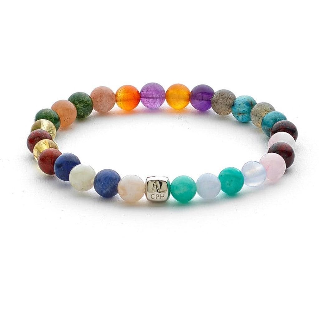 Alexander Lynggaard Armbånd Singapore 6mm med farvede perler og sølvdetalje på hvid baggrund. Model c20342-001