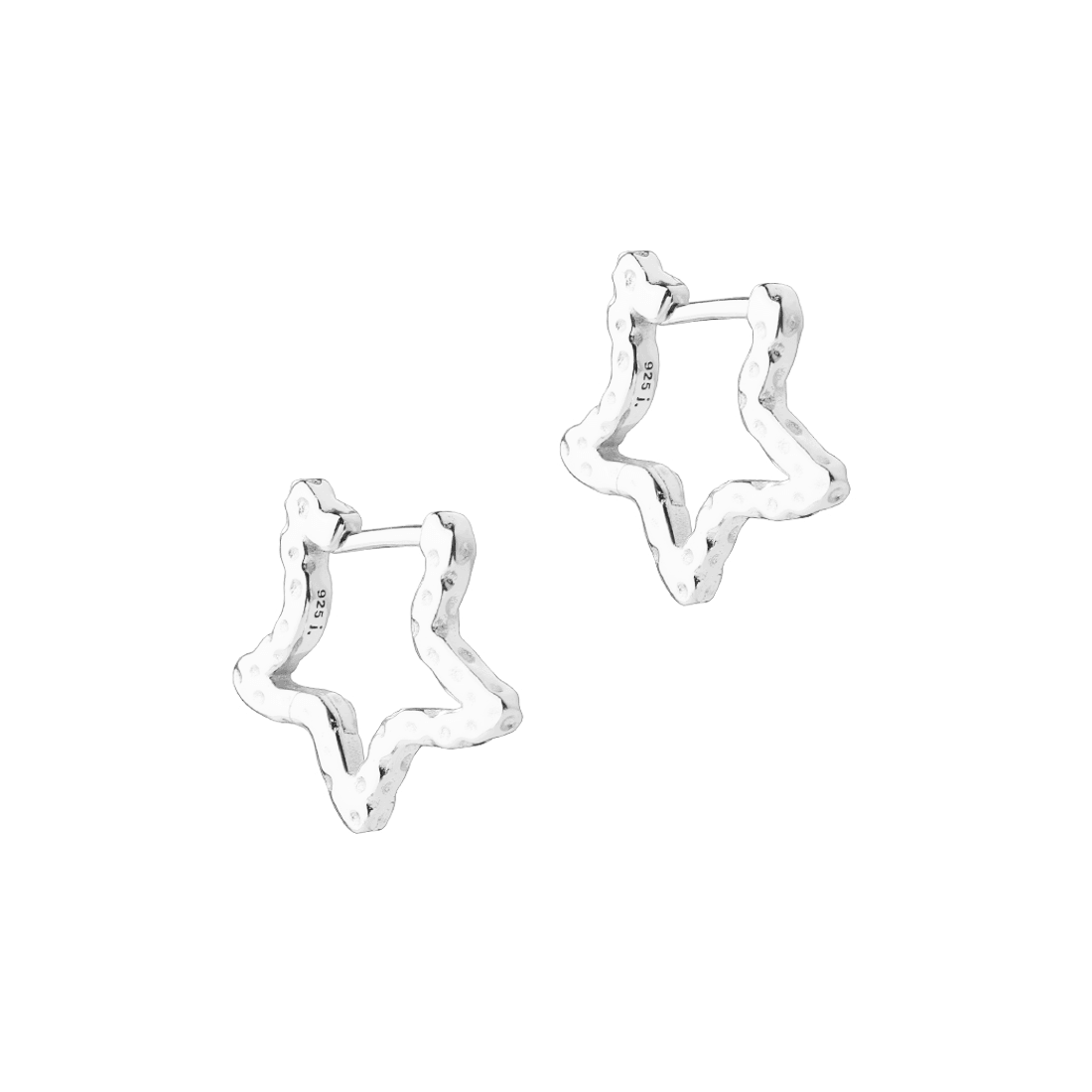 Aqua Dulce Stelle Hoops i sølv stjerneformede øreringe med hammeret finish. Model 6159-1.