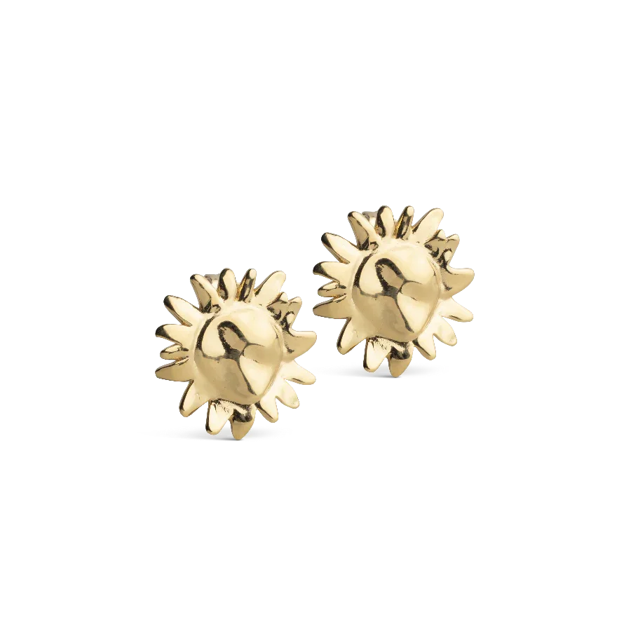 enamel large sunshine stud, et par forgyldte ørestikker med solformet design på hvid baggrund. Model e421g-1