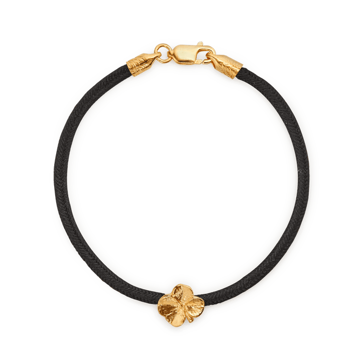 Flora Danica firklover silke armbånd sort med forgyldt kløverdetalje og lukning, Model 907-flc-silk-black-g-001-1.