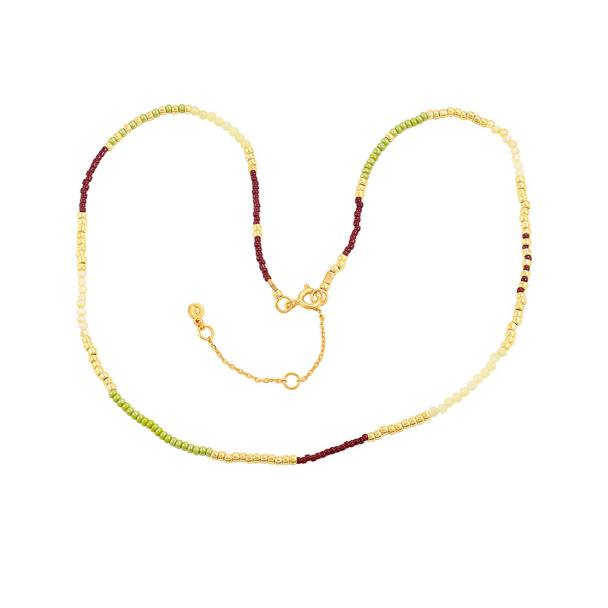 Hultquist Lykke halskæde med perler i guld, grøn og bordeaux på hvid baggrund. Model S08637G-1.