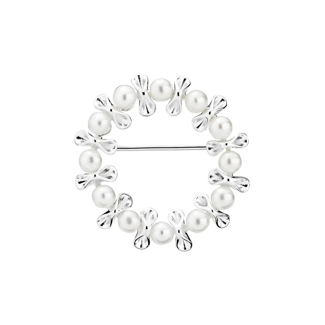 Lund Copenhagen sølv broche med perler, rund og elegant i blankt sølv med hvide perler. Model 9041272-33-1