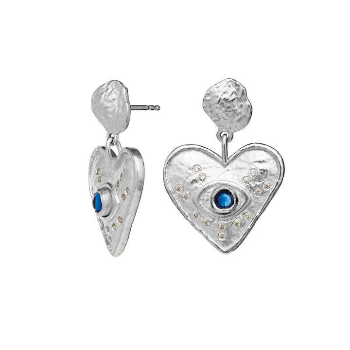 Maanesten Constantine øreringe i sølv med hjerteformet vedhæng, detaljer og blå sten. Model 9850c-9850c-2