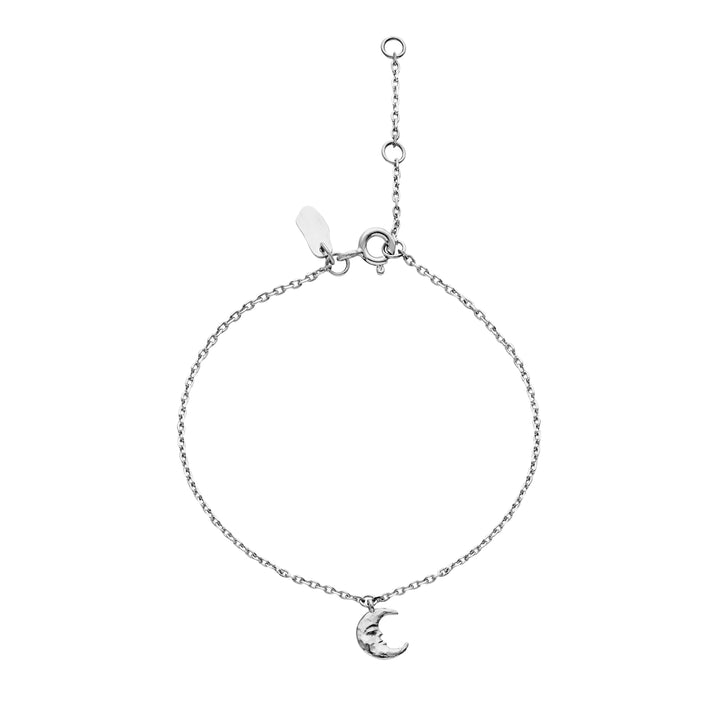 Maanesten Laura sølv armbånd med fin månevedhæng, elegant kæde og justerbar lukning. Model 8689c-1