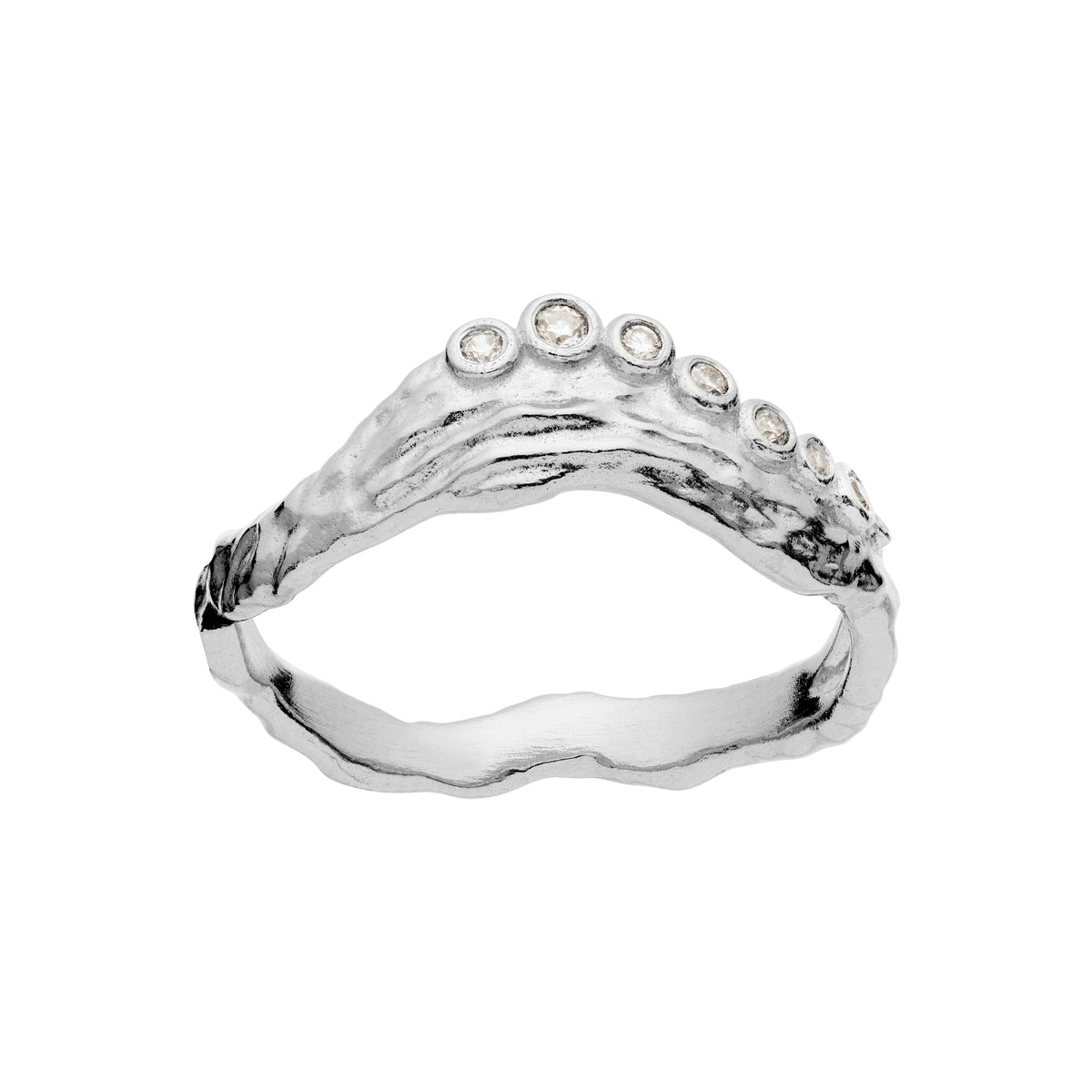 Maanesten Selene sølv ring med zirkonia, grov tekstur og buet form, Model 4866c-001-1.