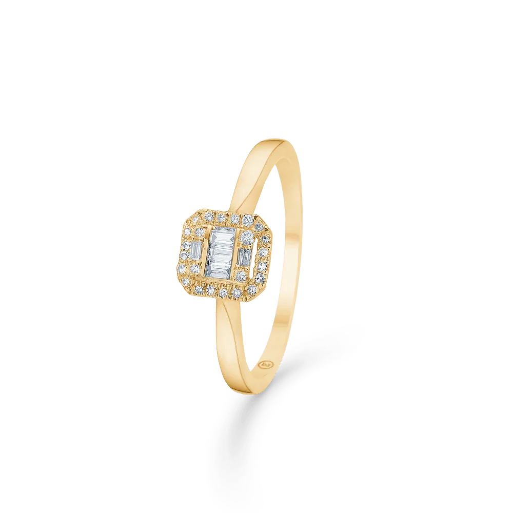 Mads Z 14kt Elizabeth ring 0.18ct W/SI har en firkantet diamantbesat fatning i guld. Model1541031-001-1