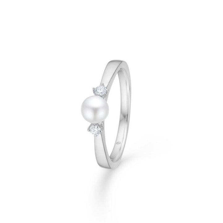 Mads Z 14kt Hvidguld Crown Trinity Pearl Ring med perle og diamanter i elegant design, Model 1643708-001