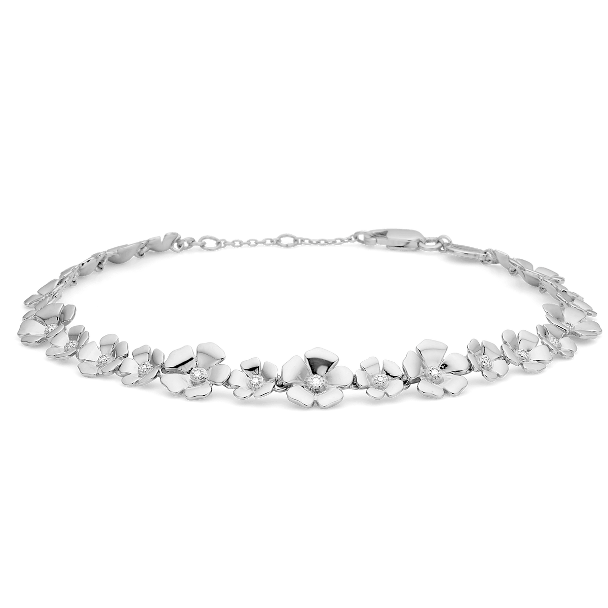 Mads Z Fleur sølv armbånd m. hvid topas viser elegant armbånd med blomster i sølv og hvide sten. Model 2156108-1.