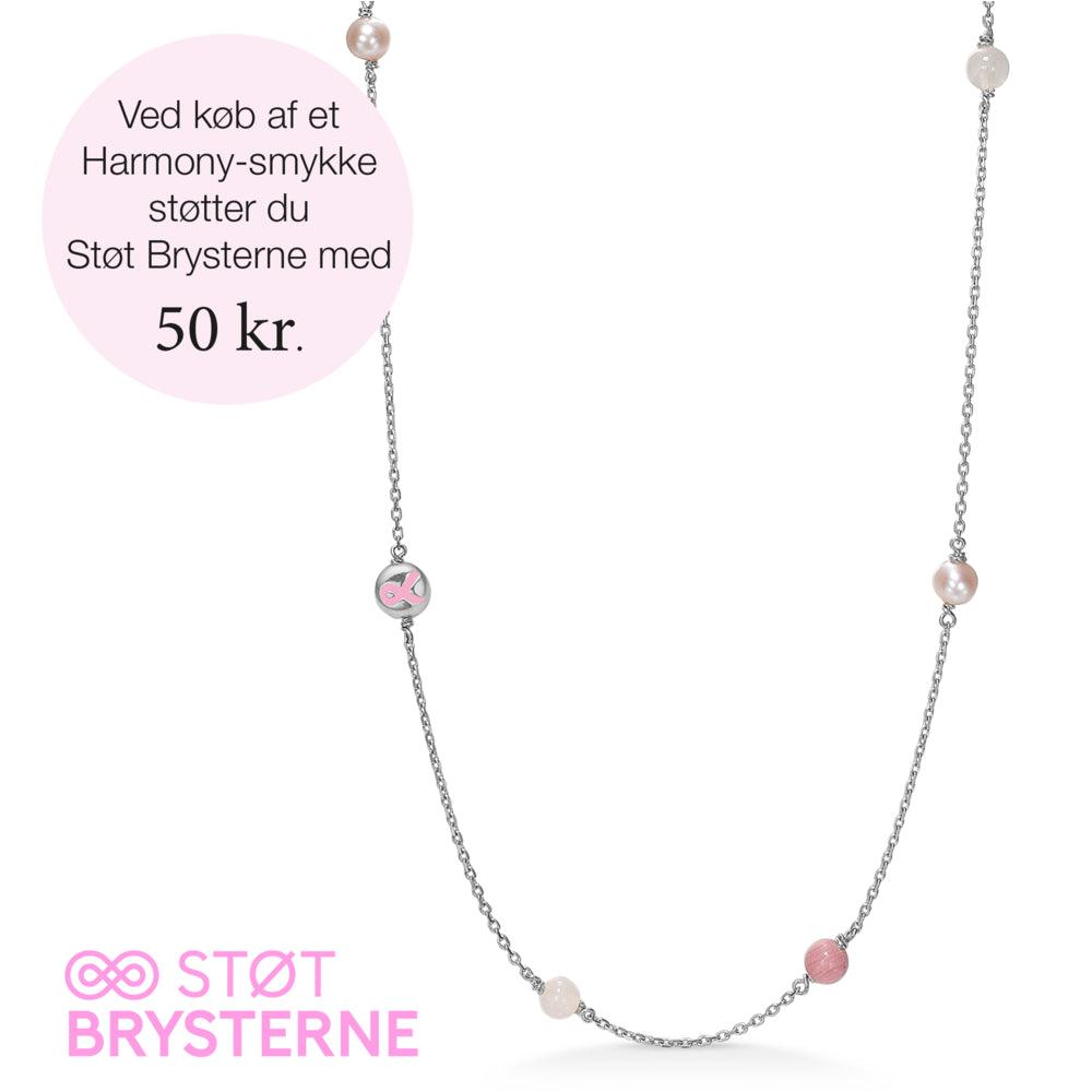 Mads Z Harmony sølv halskæde med lyserøde perler og Støt Brysterne-emblem på kæde. Model 2126200-1