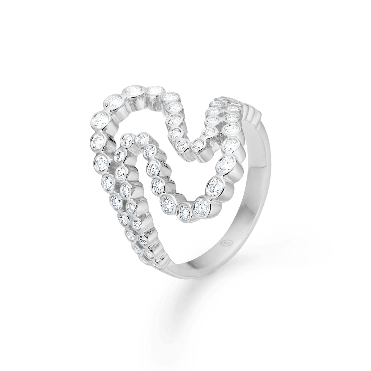 Mads Z Mira sølv ring med hvid topas, elegant åben hjerteform dekoreret med funklende sten. Model 2146129-001.