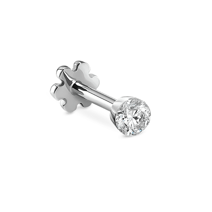 Maria Tash Invisible Set Diamond 2mm hvidguld vises som enkel, skinnende ørestik med klar diamant. Model xivd-wg-w2-001-1