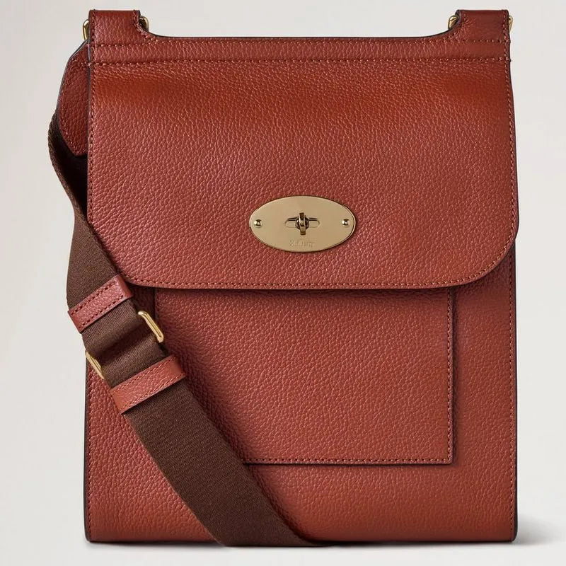 Mulberry Antony Rust Small Classic Grain crossbody taske i rustfarvet læder med guldspænde. Model HH4645205L190.