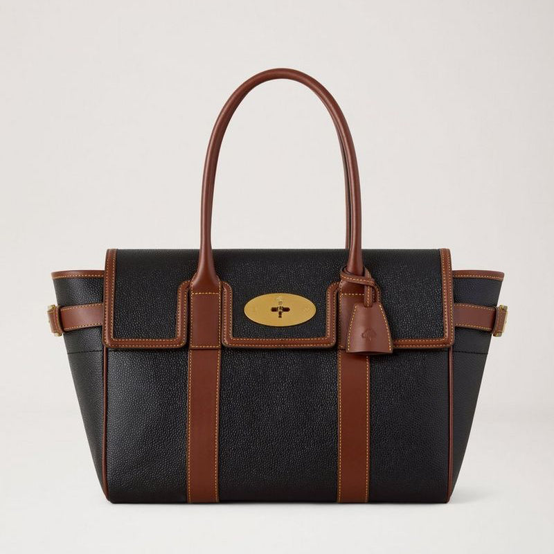 Mulberry Bayswater Black and Cognac Bio-based Scotchgrain viser en rummelig sort taske med brune detaljer. Model HH0014127A340