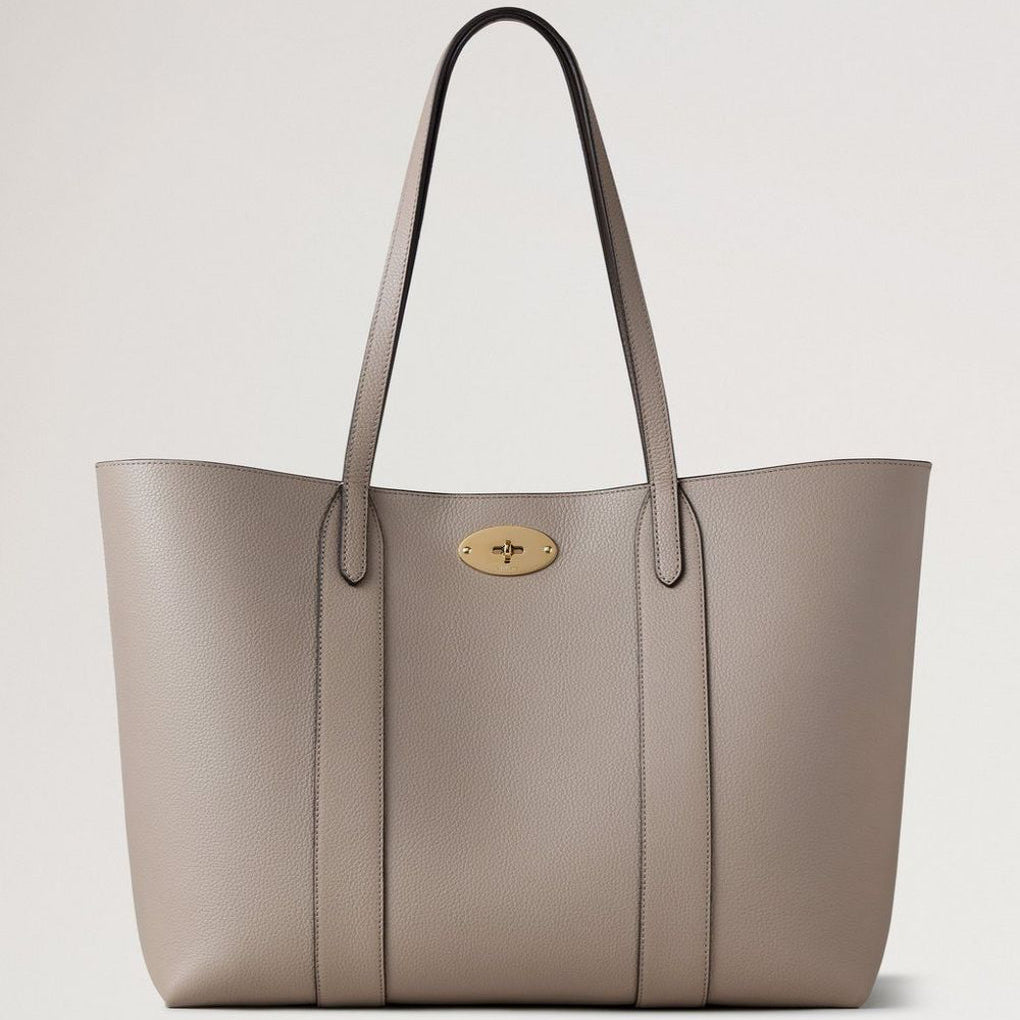Mulberry Bayswater Tote Cashmere Taupe Small Classic Grain viser en taupefarvet lædertaske med gyldent spænde, Model hh5727205f924.