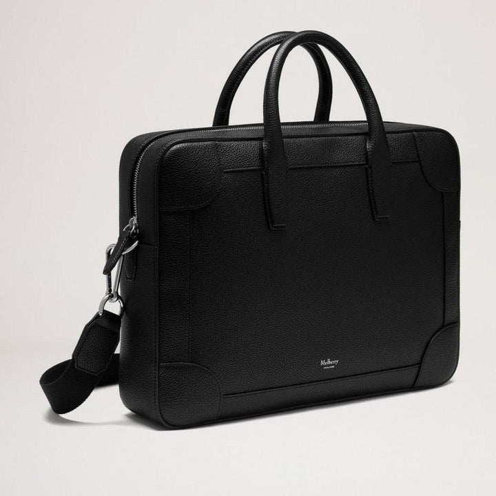 Mulberry Belgrave Single Document Holder Small Classic Grain Black viser en elegant, sort dokumentmappe i læder med skulderrem. Model hh4356205a100