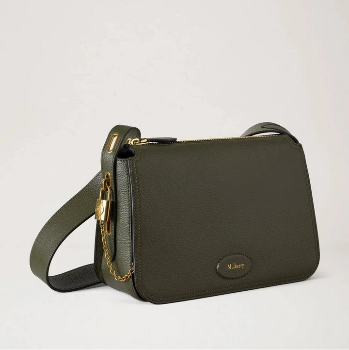 Mulberry Billie Small Classic Grain Juniper Green skuldertaske i læder med gyldne detaljer. Model HH8301/205Q749