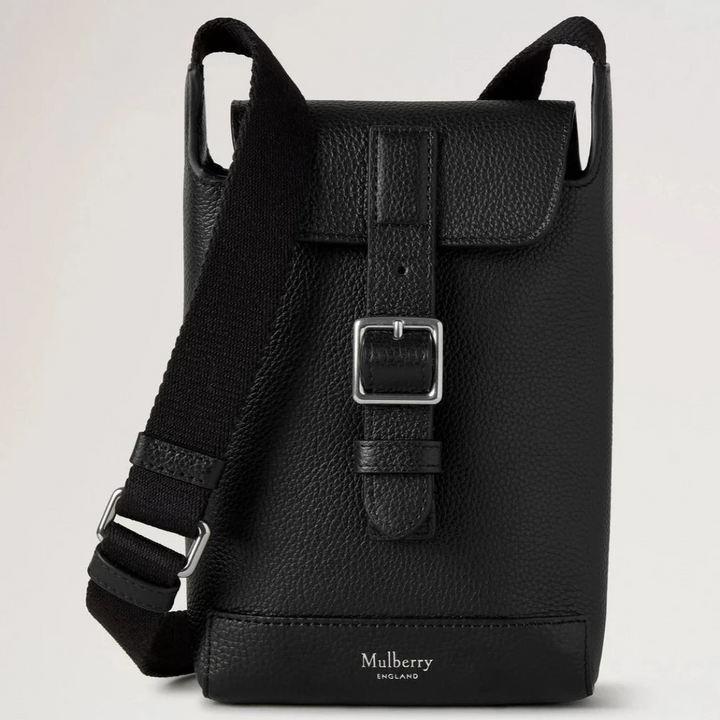 Mulberry Chiltern Phone Pouch Black Small Classic Grain, sort mobiltaske i læder med sølvspænde og justerbar rem. Model RL8846205A100