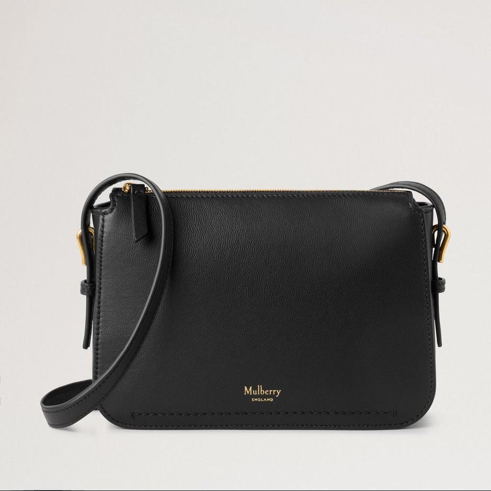 Mulberry Clovelly Pouch Micro Classic Grain Black fremviser sort læder clutch med gyldne detaljer. Model RL8729587A100