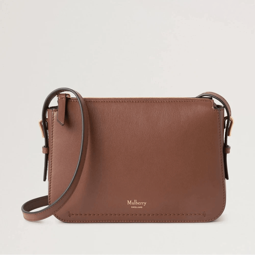 Mulberry Clovelly Pouch Micro Classic Grain Bright Oak, lille brun skuldertaske i glat læder. Model RL8729587G222