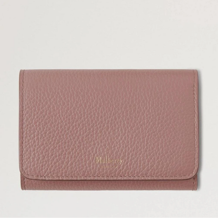 Mulberry Continental Trifold Wallet autumn rose i rosa læder, elegant frontdesign. Model RL6824205J997
