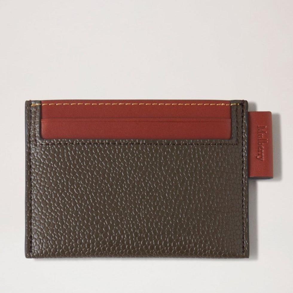 Mulberry Credit Card Slip Eco Scotchgrain Molecognac viser et slankt kortholderdesign i brun struktureret læder med cognacfarvet detalje. Model RL7036127Q330.