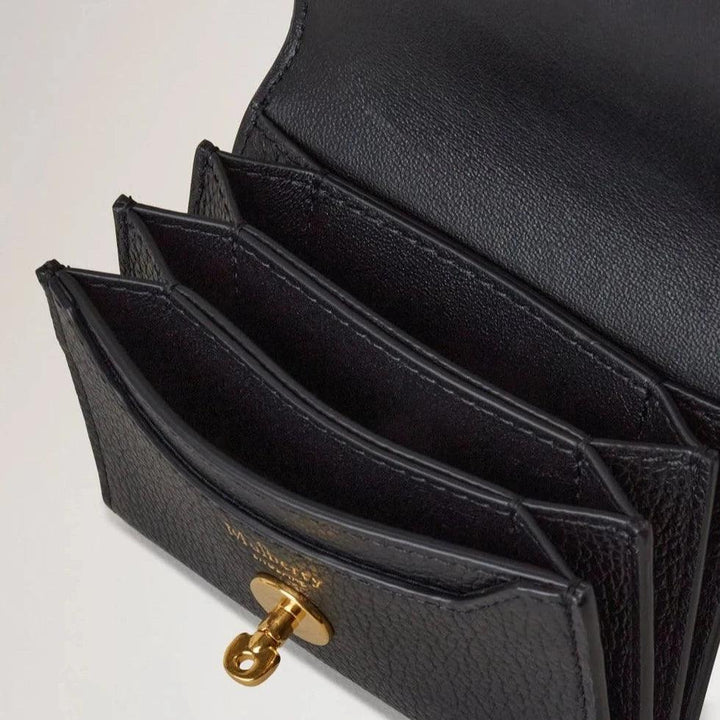 Mulberry Darley Concertina Wallet Small Classic Grain Black viser rummeligt sort læderinteriør med gyldne detaljer. Model RL8064205A100.