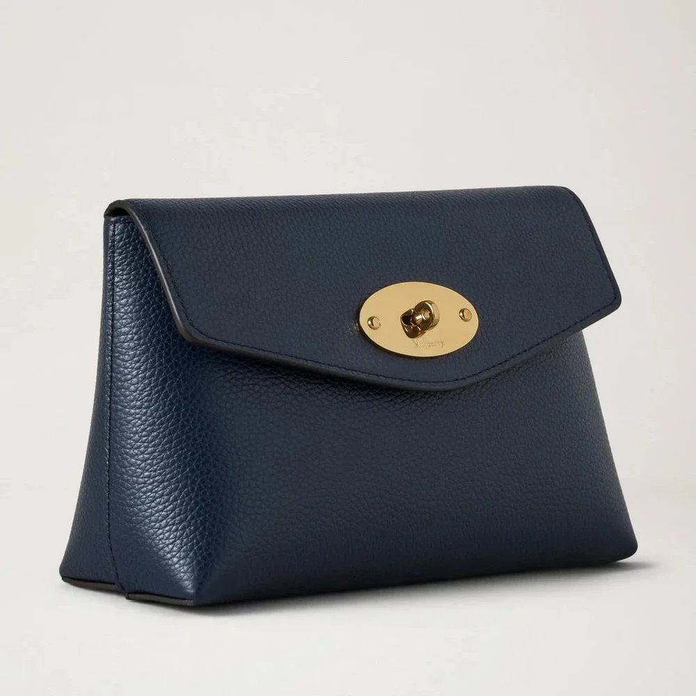 Mulberry Darley Cosmetic Pouch Night Sky Small Classic Grain i mørkeblå læder med gylden detalje. Model RL5077/205U888