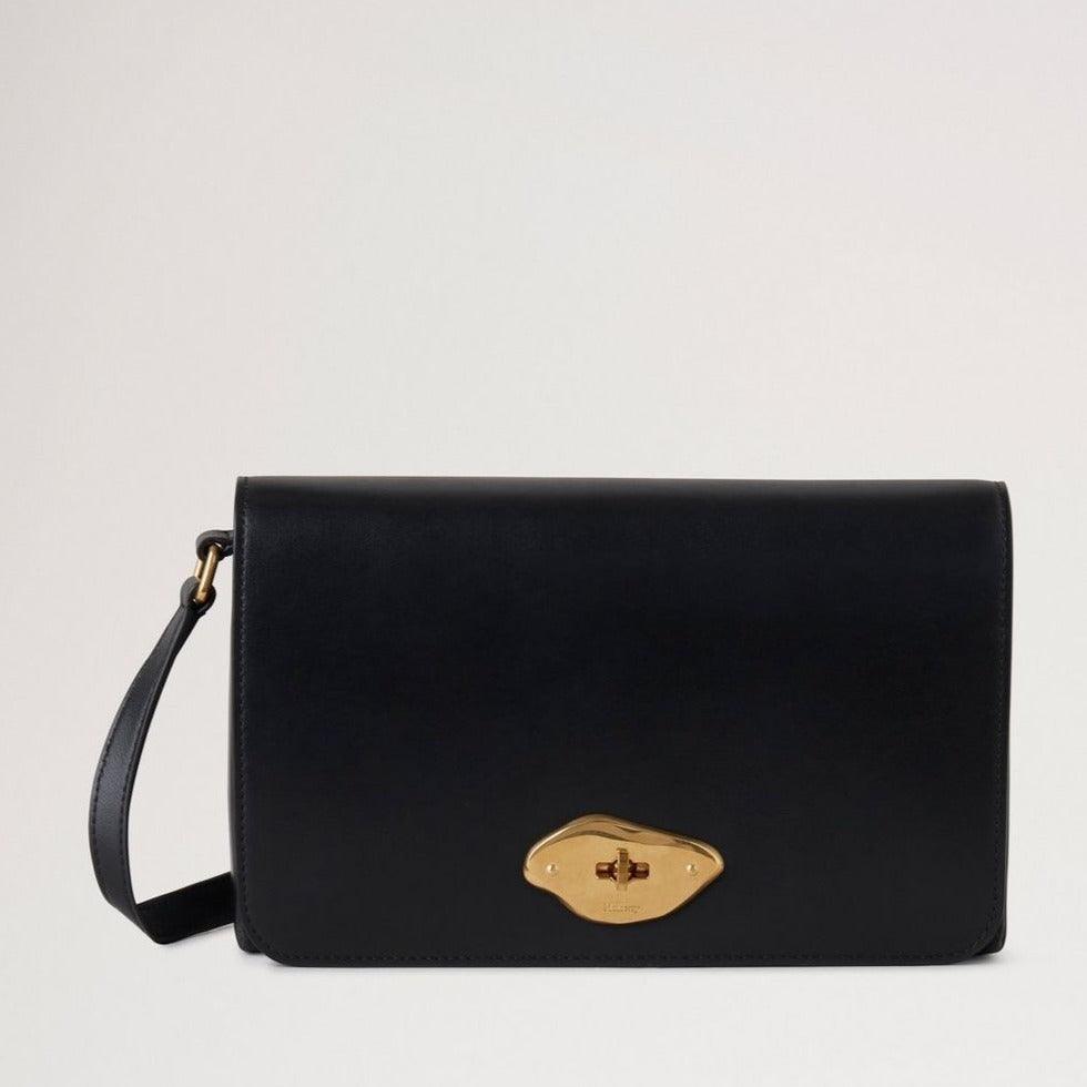 Mulberry Lana Wallet On Strap High Gloss Leather Black i sort højglanslæder med guldfarvet spænde, Model RL8058615A100