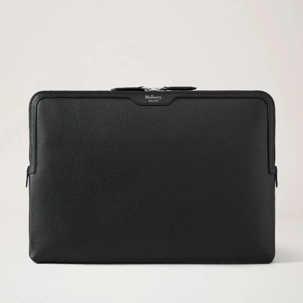 Mulberry Laptop Case Black Small Classic Grain viser et elegant sort læder laptop sleeve, Model RL8791205A100.