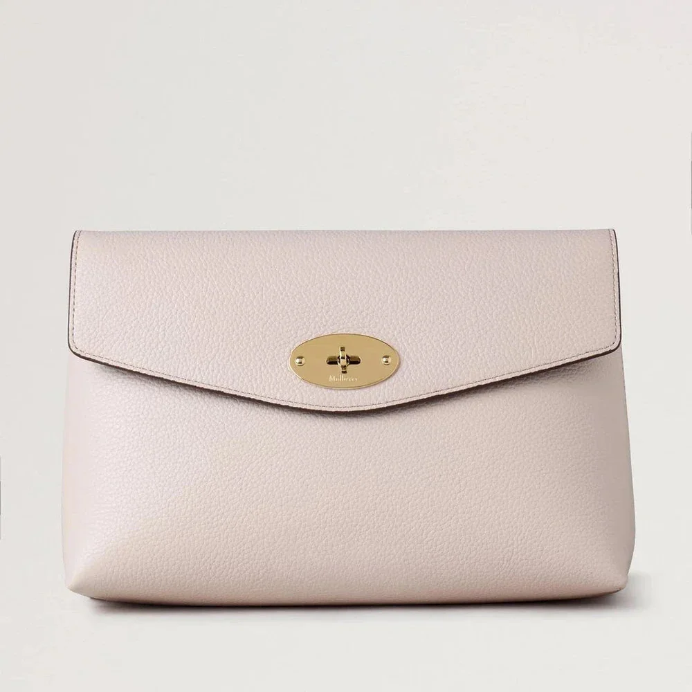 Mulberry Large Darley Cosmetic Pouch Blossom Pink Small Classic Grain i lyserødt læder med gyldent beslag, Model RL8849205J002.