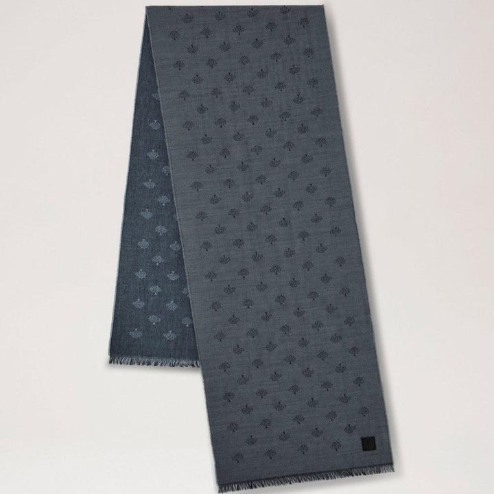Mulberry Mens Scarf Tree Jacquard Charcoal med træmønster i mørkegrå nuancer, let frynset kant. Model VS4784950C110