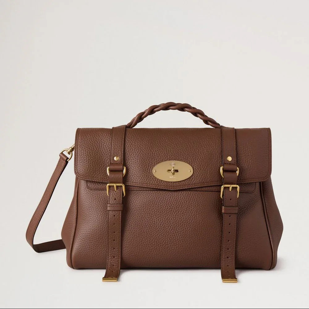 Mulberry Oversized Alexa Bright Oak Heavy Grain viser stor brun lædertaske med flettet hank og guldfarvet spænde. Model HH6884/736G222
