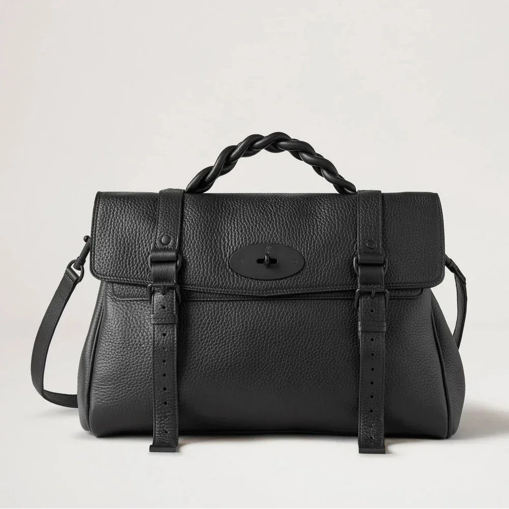 Mulberry Oversized Alexa Heavy Grain Black, klassisk skuldertaske i sort læder med flettet hank. Model hh6884736a100
