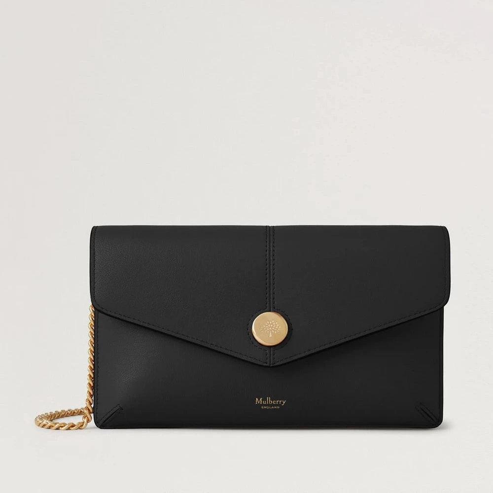 Mulberry Press Stud Pochette On Chain Black Micro Classic Grain med kæde i guld og rund tryklås. Model RL8708587A100