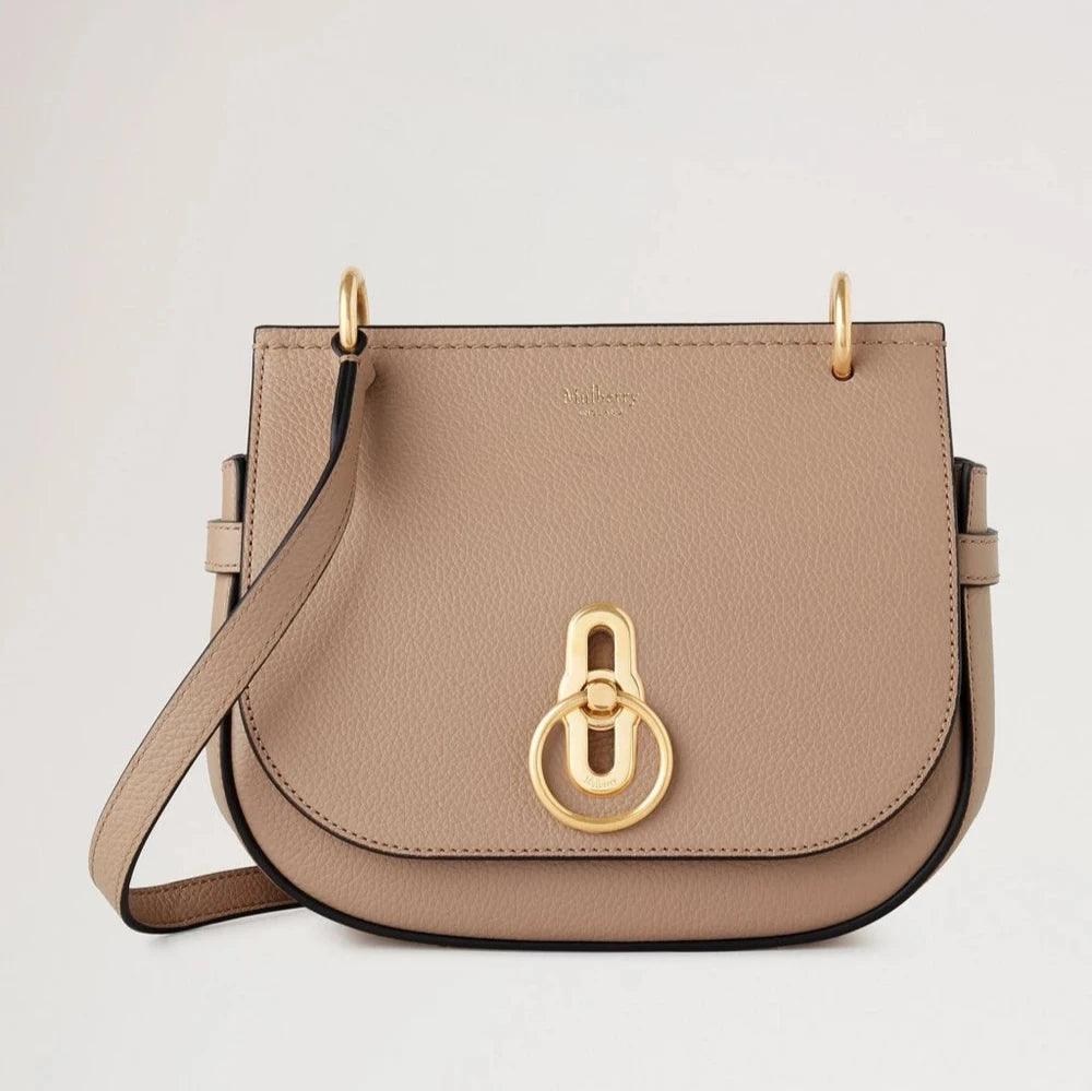Mulberry Small Amberley Satchel ses forfra i beige læder med guldfarvet spænde, Model HH4966/205E631