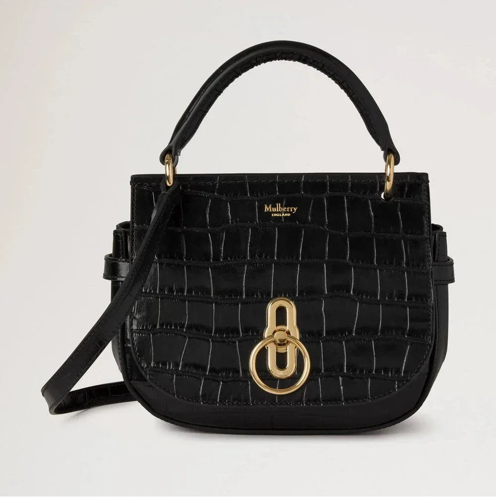 Mulberry Small Amberley Satchel Top Handle Black Shiny Small Croc med guld detalje og elegant top hank. Model HH9790641A100.
