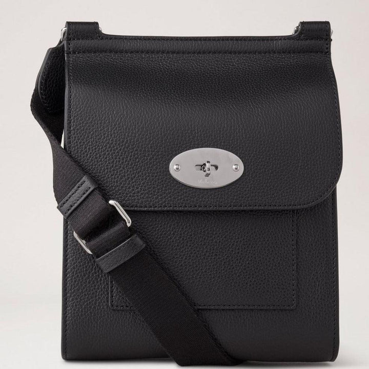 Mulberry Small Antony Small Classic Grain Black Silver Tone med justerbar rem, sort læder og sølvdetaljer. Model HH9190205A100