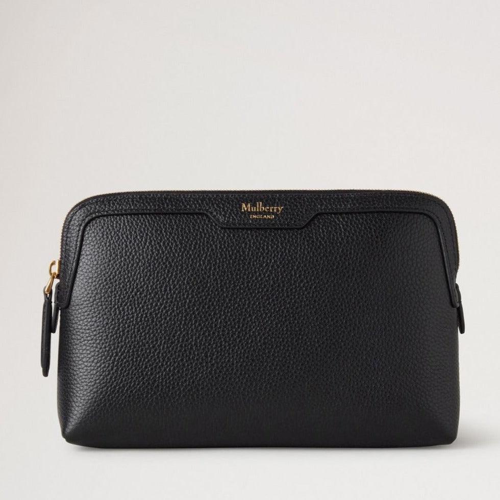Mulberry Small Cosmetic Pouch i sort læder med gyldne detaljer, simpel og elegant. Model RL8322205A100