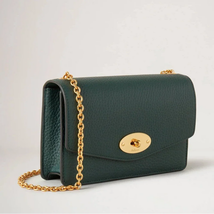 Mulberry Small Darley i mørkegrønt læder med guldfarvet kæderem og frontlås. Model RL5004205Q633.