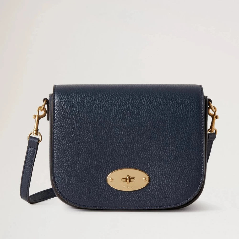 Mulberry Small Darley Satchel Small Classic Grain Night Sky i mørkeblå læder med gyldne detaljer. Model RL4957/205U888