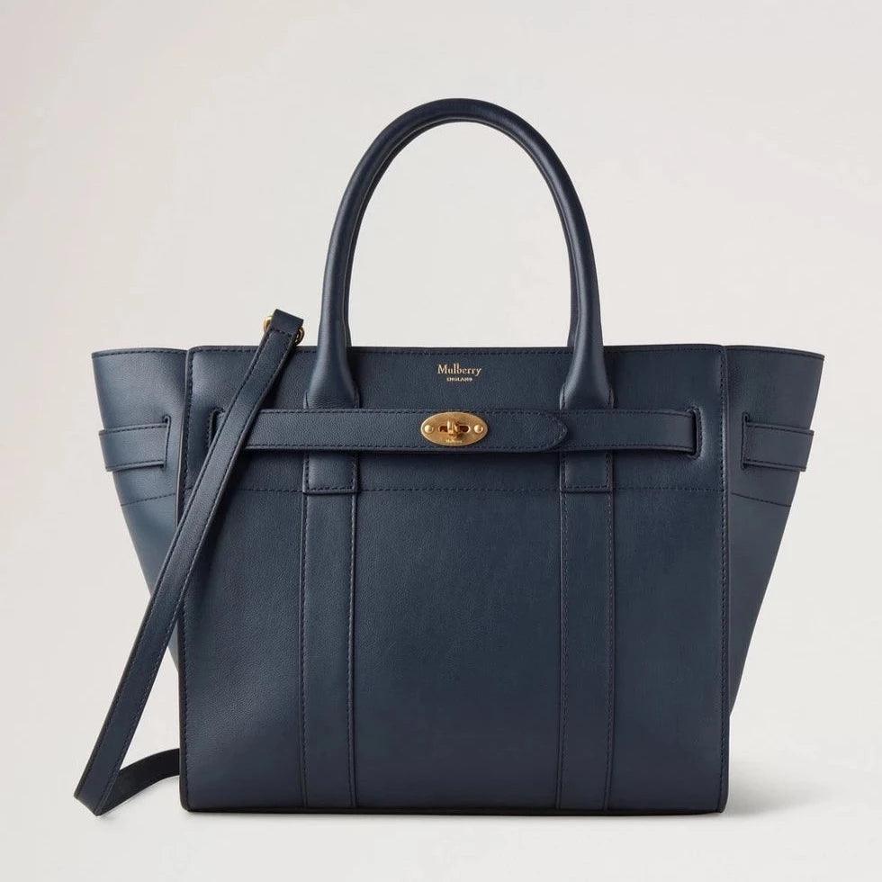 Mulberry Small Zipped Bayswater skuldertaske i mørkeblå Night Sky, forside med gulddetaljer.
