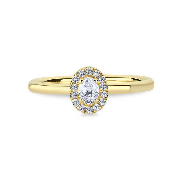 Nuran Champagne Ring i guld med diamanter, oval midtsten og klar halo-detalje. Model a3082-024rg-001